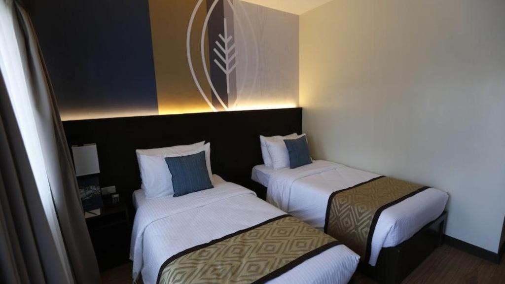 Whitewoods Convention And Leisure Hotel Silang Ngoại thất bức ảnh