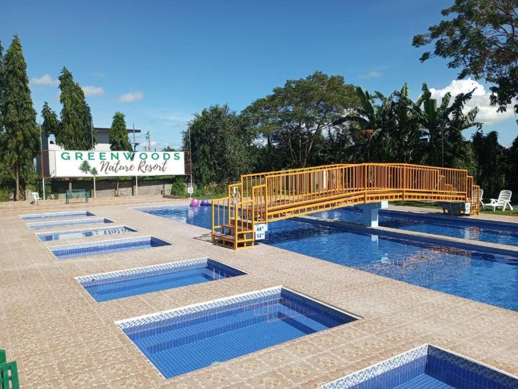 Whitewoods Convention And Leisure Hotel Silang Ngoại thất bức ảnh